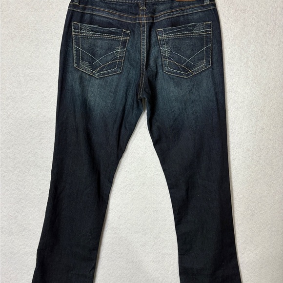 BKE Blue Jeans Wendi Size 28 - Picture 2 of 9